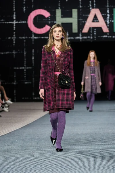 Look 19